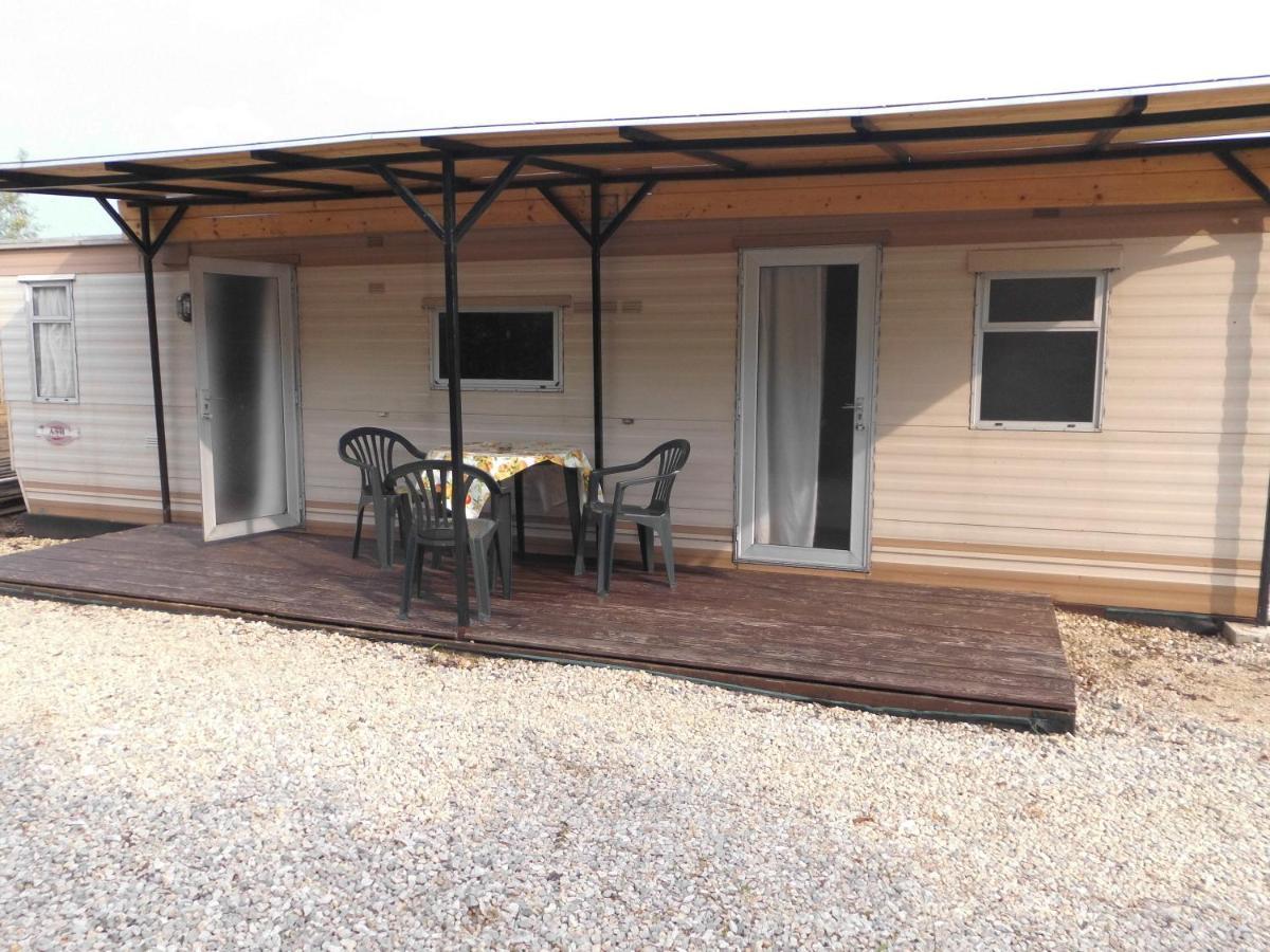 Balatonszárszó Kenge Apartmanok מראה חיצוני תמונה